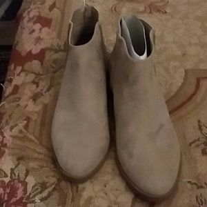 Universal Thread Beige Ankle Boots